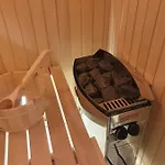 Tuzlaks -sauna-free Parking