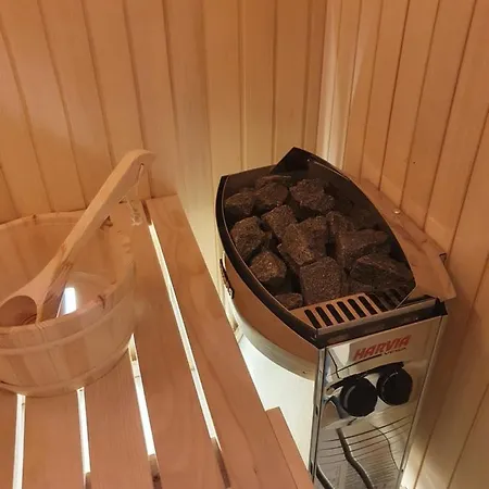 Tuzlaks -sauna-free Parking