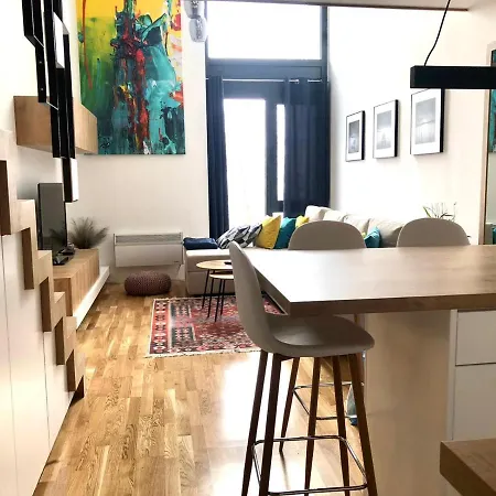 Tuzlaks -sauna-free Parking